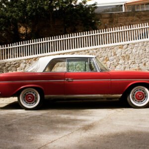 Nu som poster! Mercan från Mallorca. Mercedes-Benz 220 SEB, modell W111 från tidigt 60-tal.